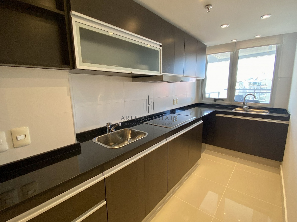 Apartamento ID.2135 - Venta apto en Playa Brava   Edificio Forest tower II 