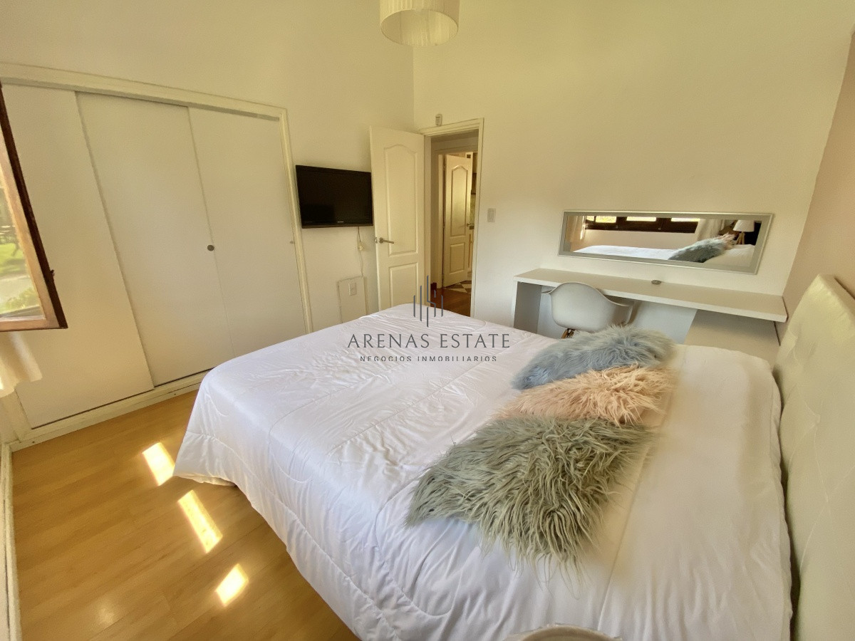 Casa ID.2960 - ALQUILER ANUAL CASA 3 DORMITORIOS CON PISCINA MANSA