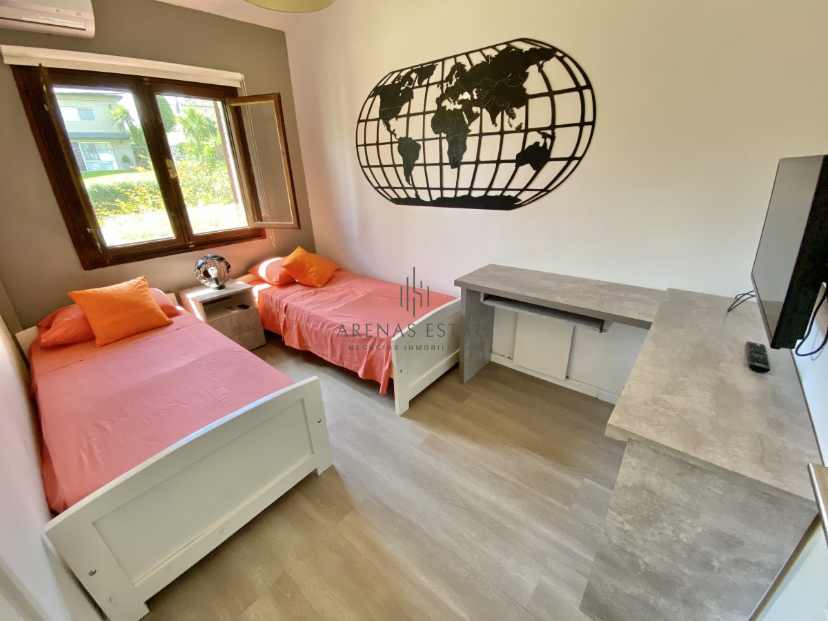 Casa ID.2960 - ALQUILER ANUAL CASA 3 DORMITORIOS CON PISCINA MANSA