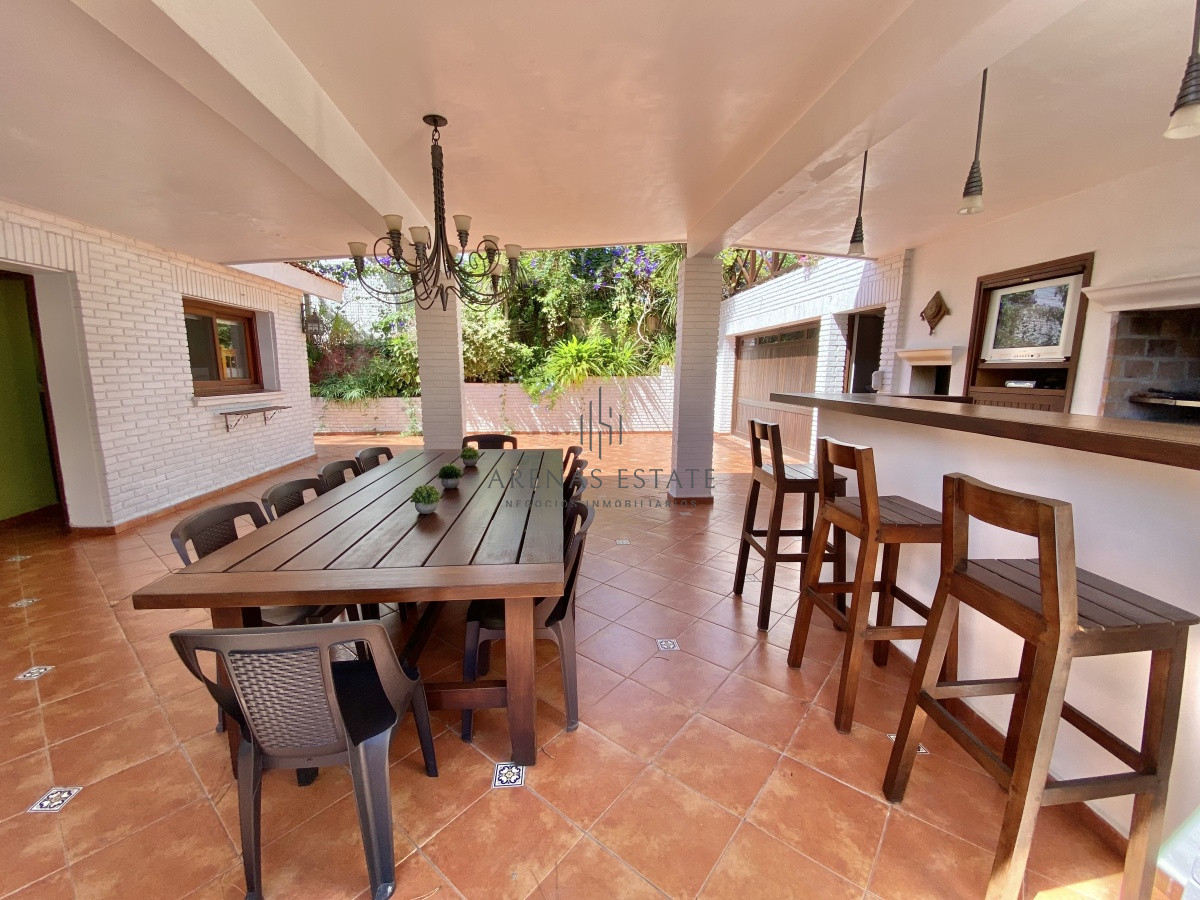 Casa ID.2960 - ALQUILER ANUAL CASA 3 DORMITORIOS CON PISCINA MANSA