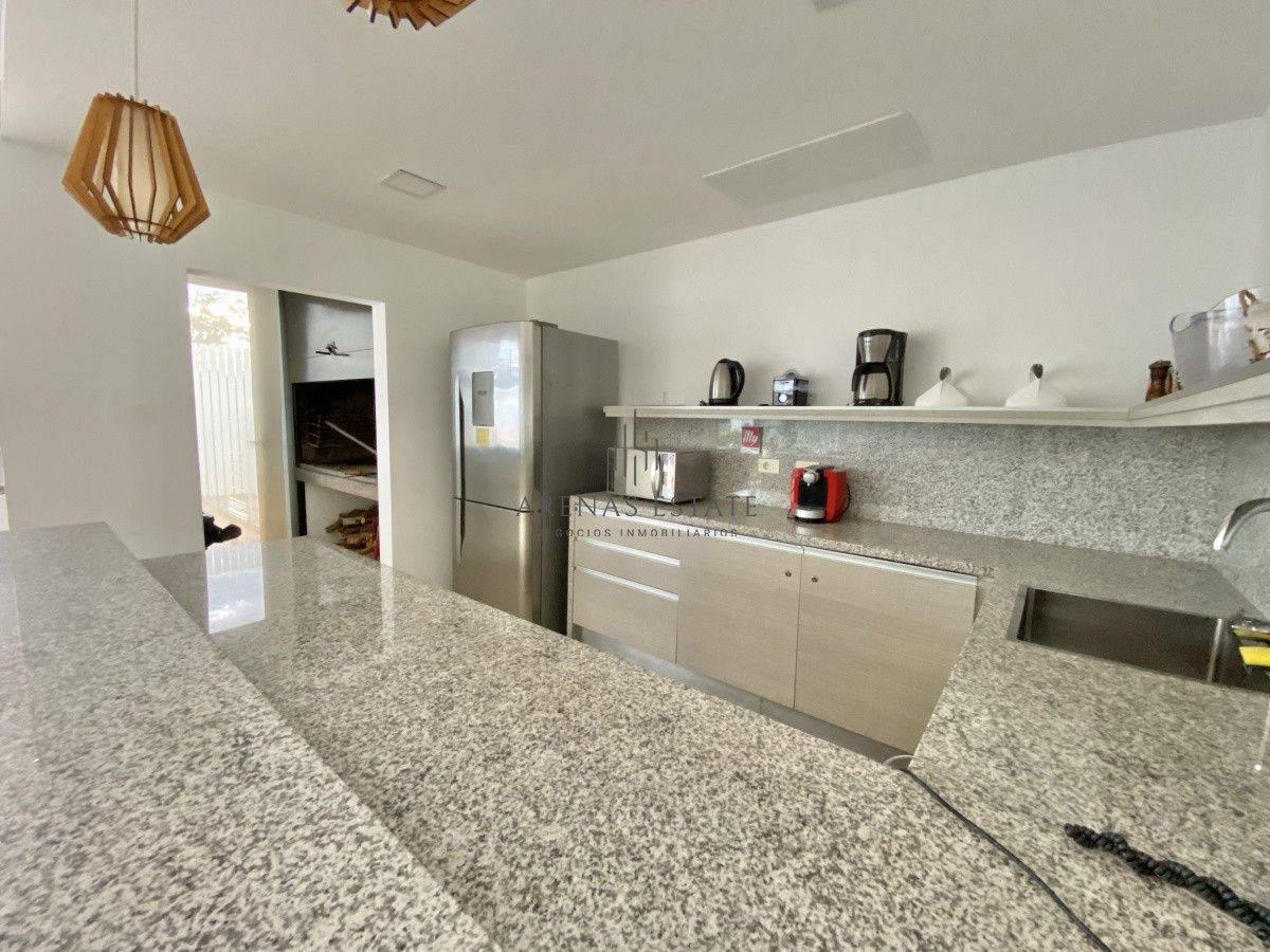Apartamento ID.2134 -  VENTA APTO EN PLAYA MANSA 