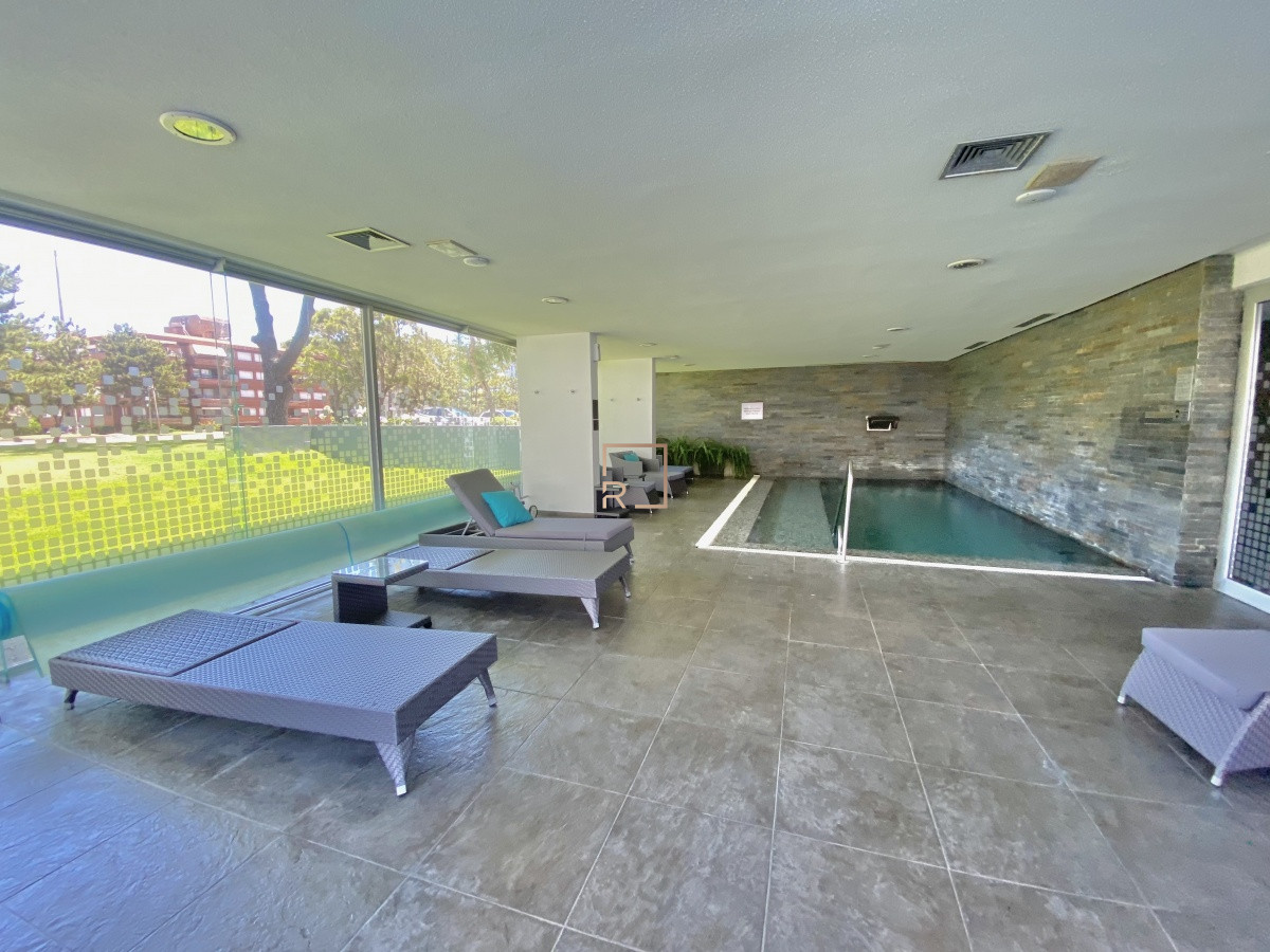 Apartamento ID.195 - VENTA DE APARTAMENTO DE 2 DORMITORIOS EN EDIFICIO BE PUNTA