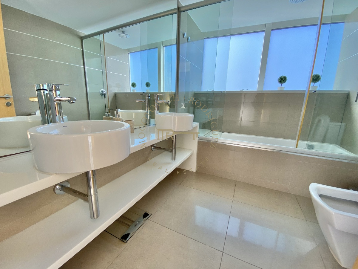 Apartamento ID.1618 - VENTA DE APARTAMENTO 3 DORMITORIOS + DEPENDENCIA PLAYA MANSA