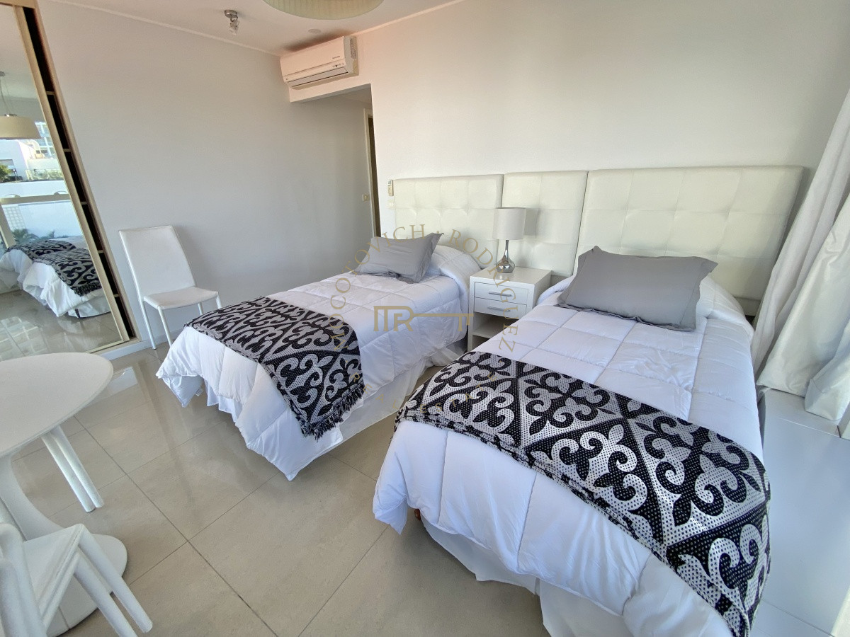 Apartamento ID.1618 - VENTA DE APARTAMENTO 3 DORMITORIOS + DEPENDENCIA PLAYA MANSA