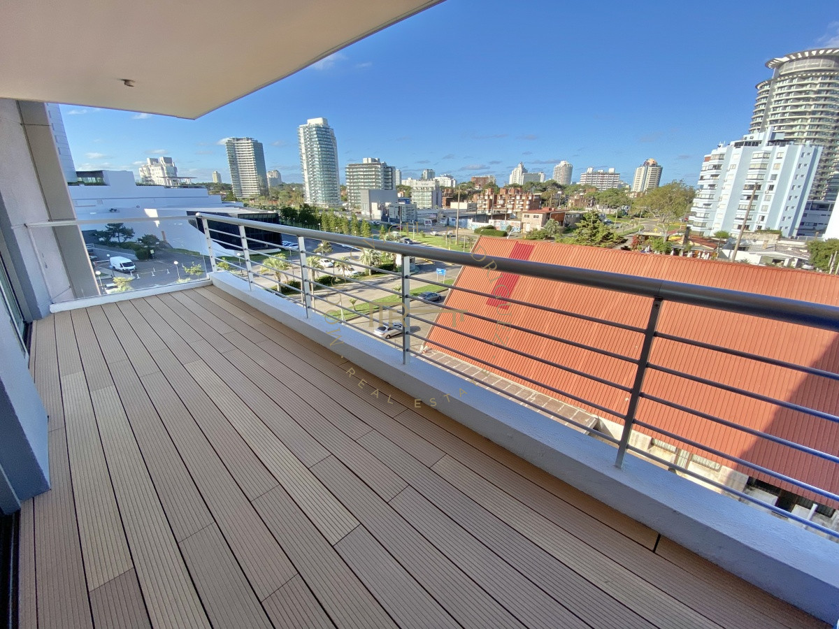 Apartamento ID.1618 - VENTA DE APARTAMENTO 3 DORMITORIOS + DEPENDENCIA PLAYA MANSA