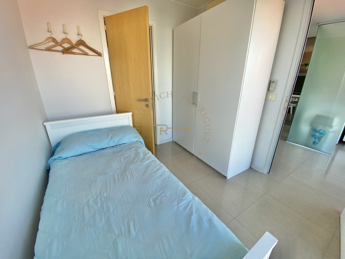 Apartamento ID.1618 - VENTA DE APARTAMENTO 3 DORMITORIOS + DEPENDENCIA PLAYA MANSA