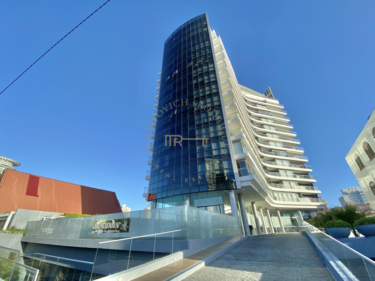 Apartamento ID.1618 - VENTA DE APARTAMENTO 3 DORMITORIOS + DEPENDENCIA PLAYA MANSA