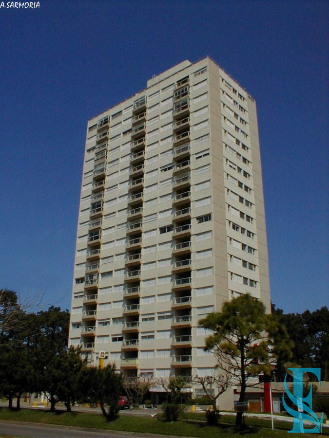 Apartamento ID.412 - VENTA DE APARTAMENTO DE 2 DORMITORIOS EN ROOSEVELT PUNTA DEL EST