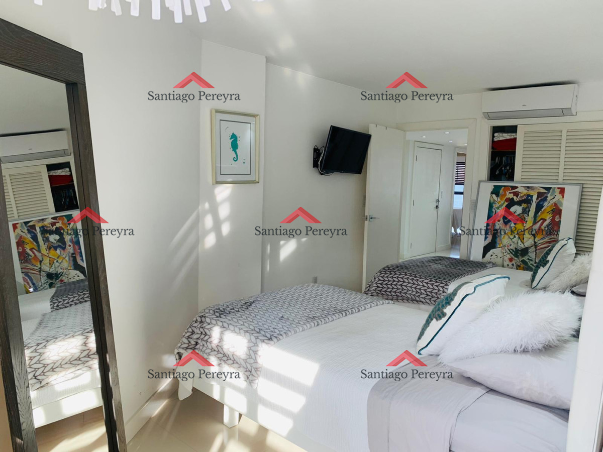 Apartamento ID.13113 - VENTA DE APARTAMENTO DE 2 DORMITORIOS EN TORRE CRISTAL PUNTA DEL ESTE 