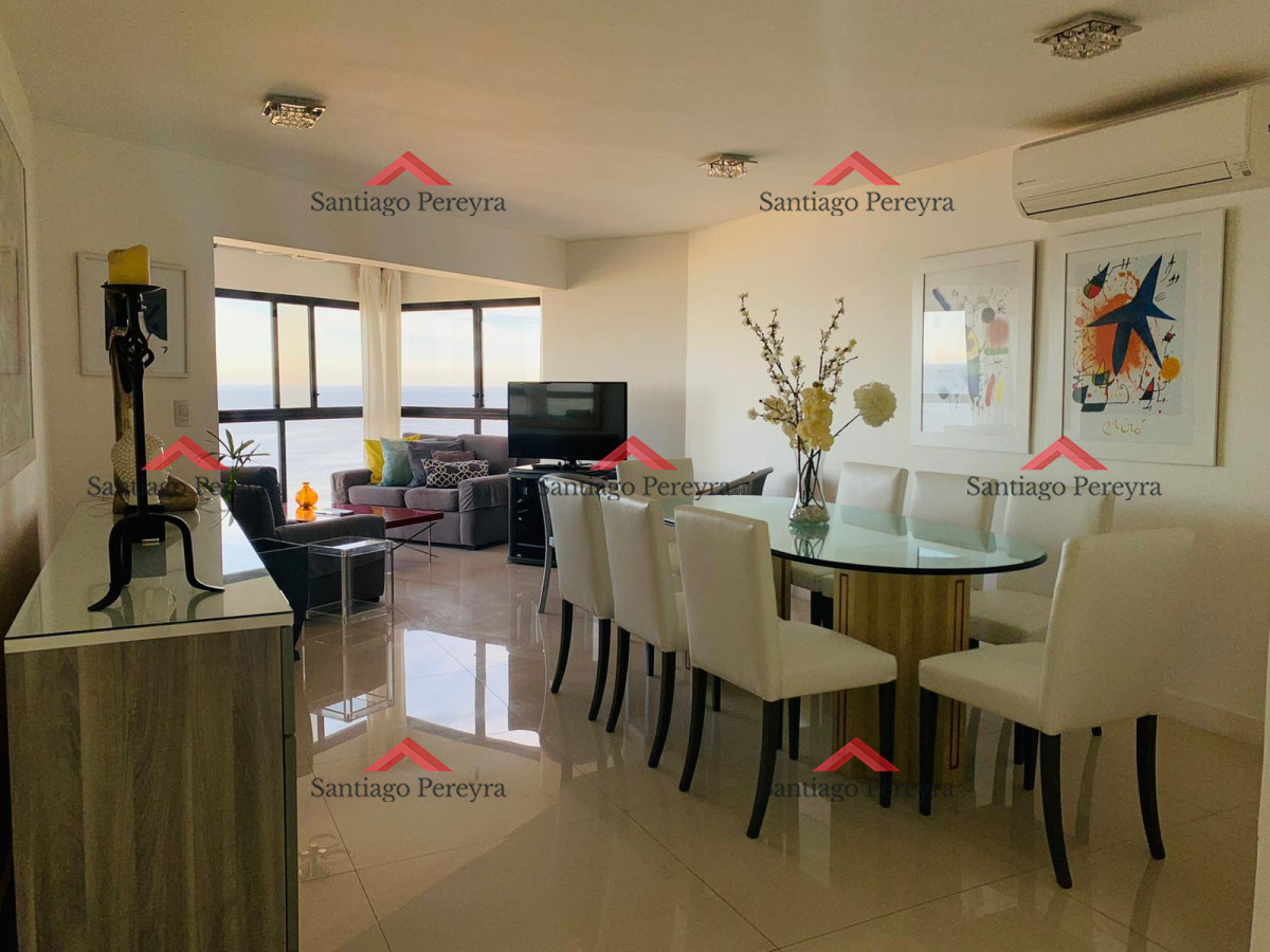 Apartamento ID.13113 - VENTA DE APARTAMENTO DE 2 DORMITORIOS EN TORRE CRISTAL PUNTA DEL ESTE 
