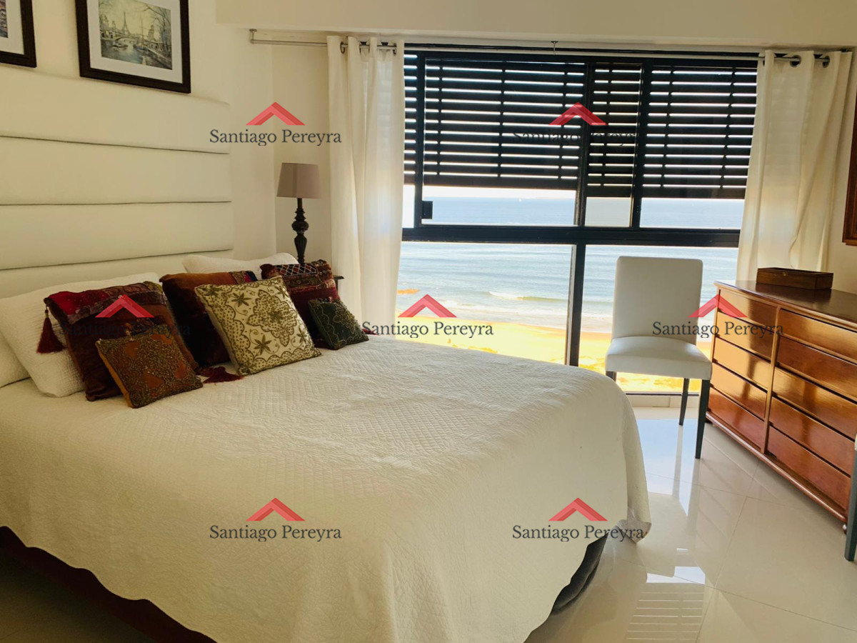 Apartamento ID.13113 - VENTA DE APARTAMENTO DE 2 DORMITORIOS EN TORRE CRISTAL PUNTA DEL ESTE 