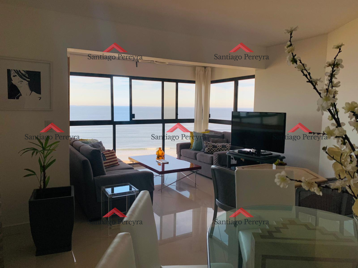 Apartamento ID.13113 - VENTA DE APARTAMENTO DE 2 DORMITORIOS EN TORRE CRISTAL PUNTA DEL ESTE 