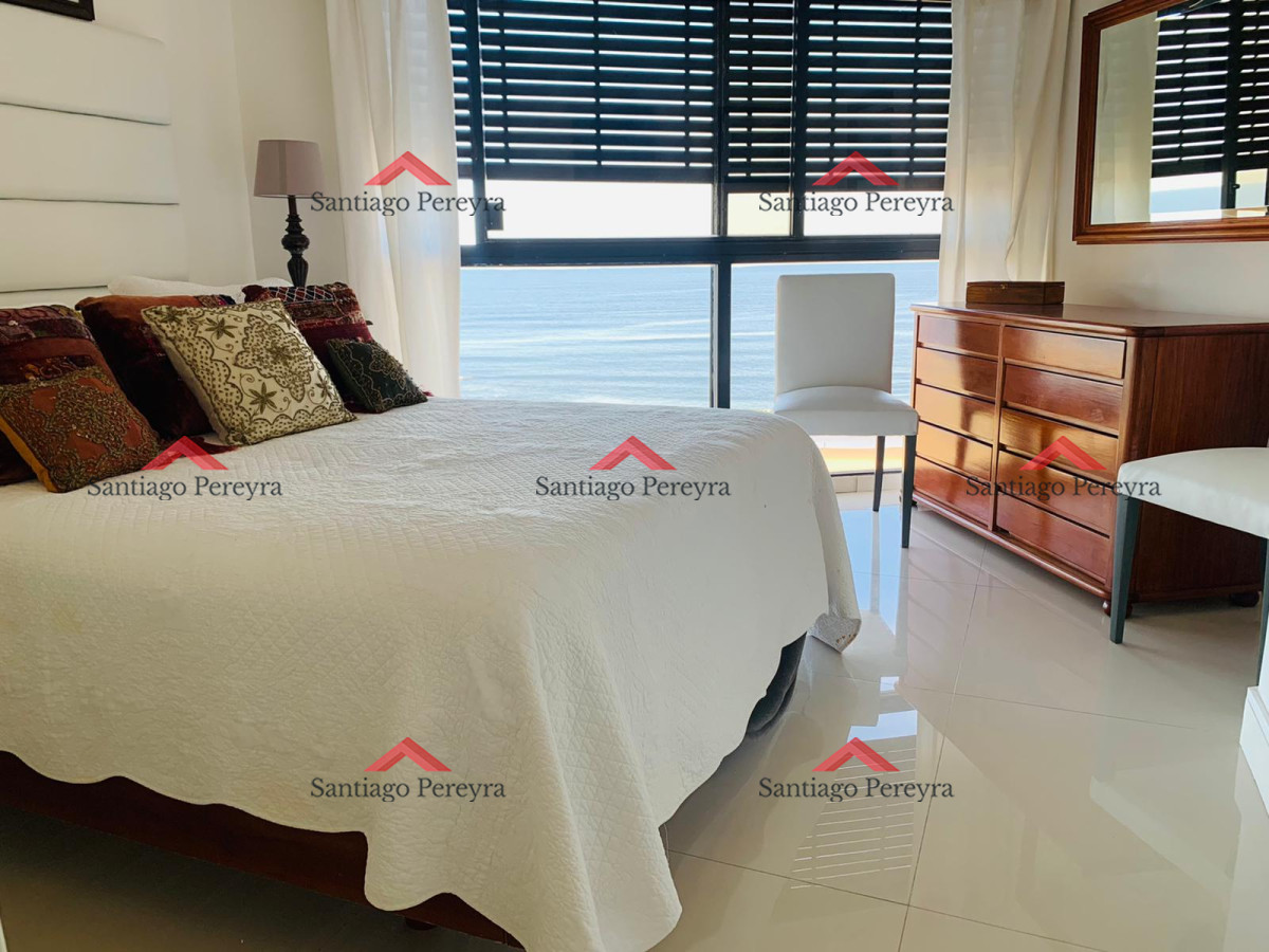 Apartamento ID.13113 - VENTA DE APARTAMENTO DE 2 DORMITORIOS EN TORRE CRISTAL PUNTA DEL ESTE 