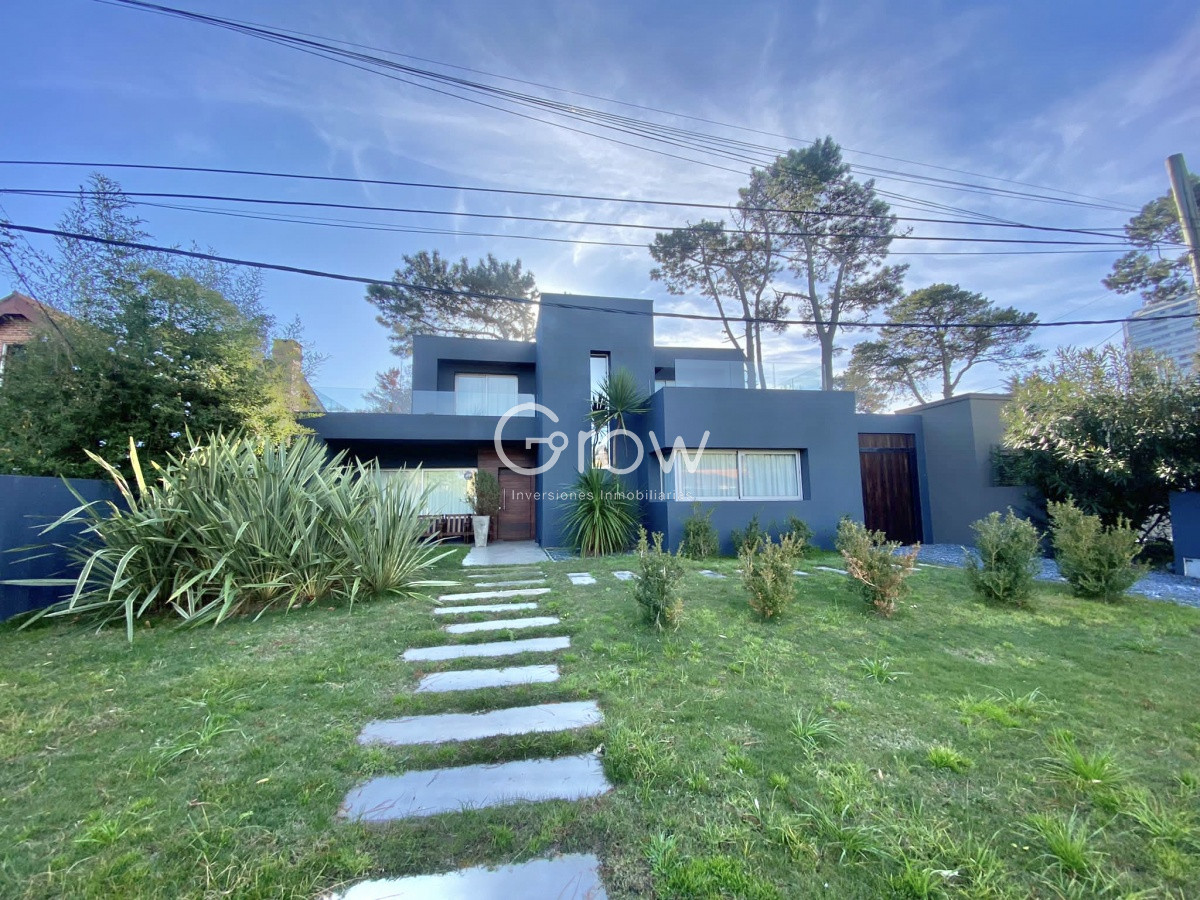 Casa ID.444 - VENTA DE CASA DE 3 DORMITORIOS EN MANSA PUNTA DEL ESTE 