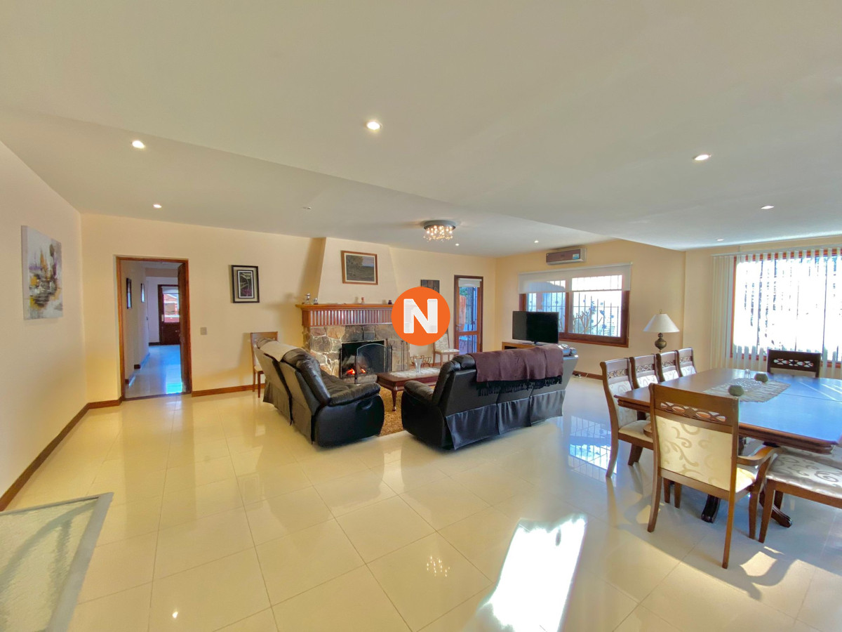 Casa Ref.220869 - VENTA DE CASA DE 3 DORMITORIOS EN MANSA PUNTA DEL ESTE 