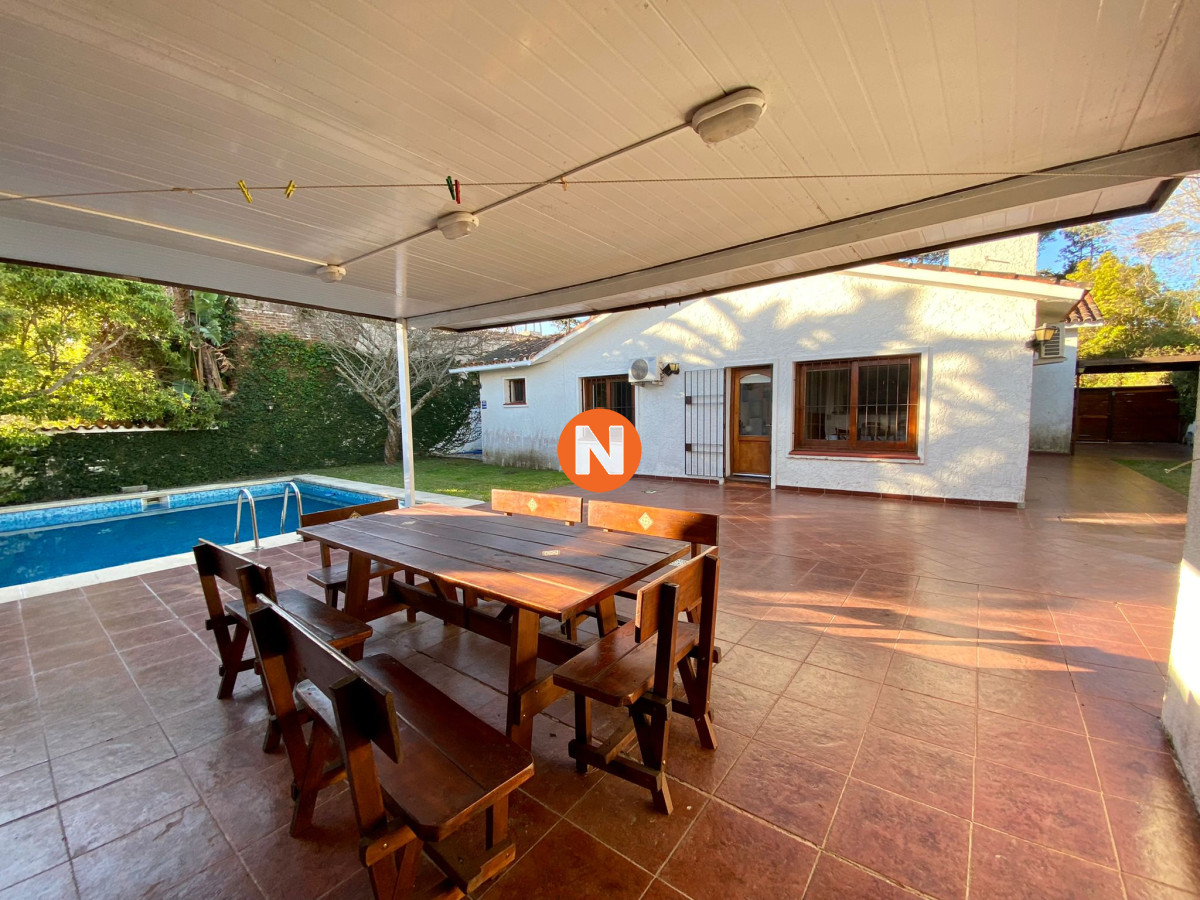 Casa Ref.220869 - VENTA DE CASA DE 3 DORMITORIOS EN MANSA PUNTA DEL ESTE 