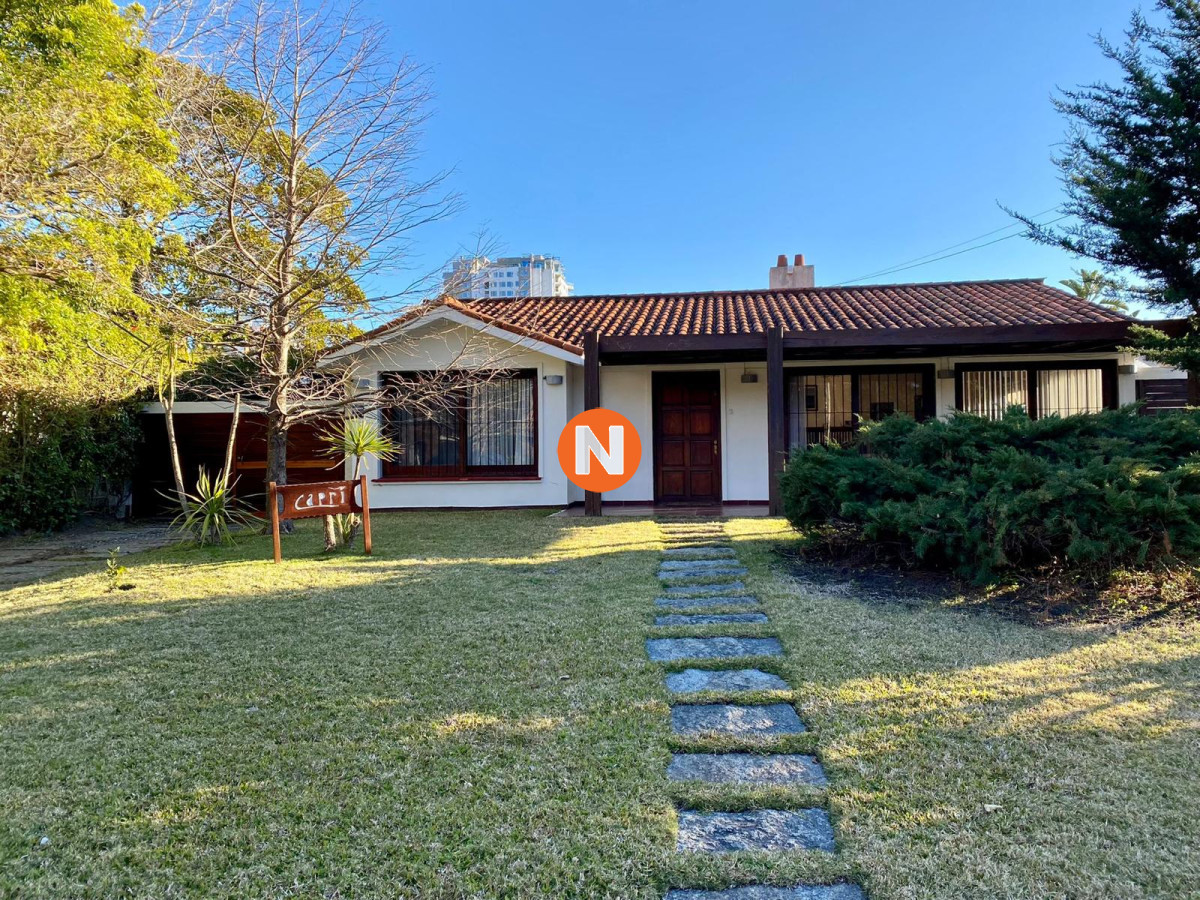 Casa Ref.220869 - VENTA DE CASA DE 3 DORMITORIOS EN MANSA PUNTA DEL ESTE 