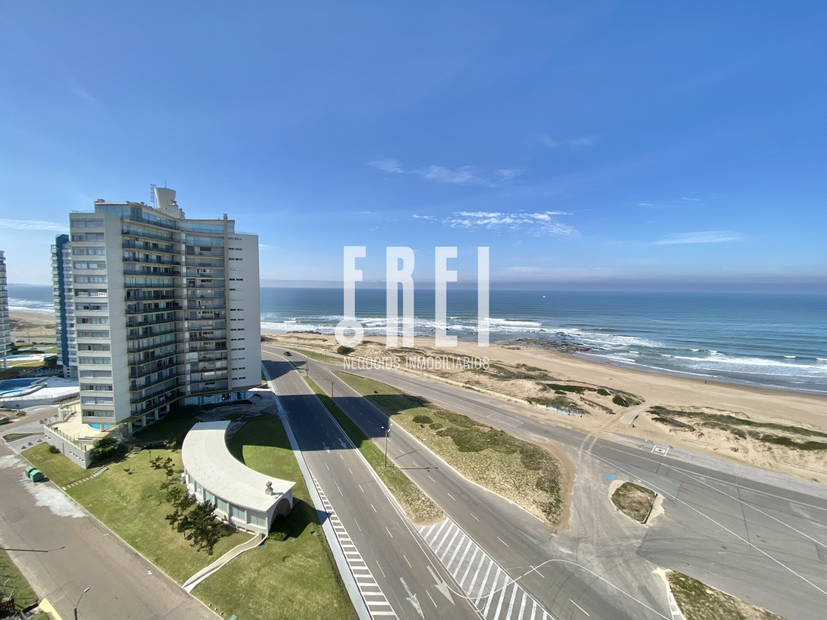 Apartamento ID.143 - VENTA APTO 2 DORMITORIOS + DEPENDENCIA BRAVA PUNTA DEL ESTE