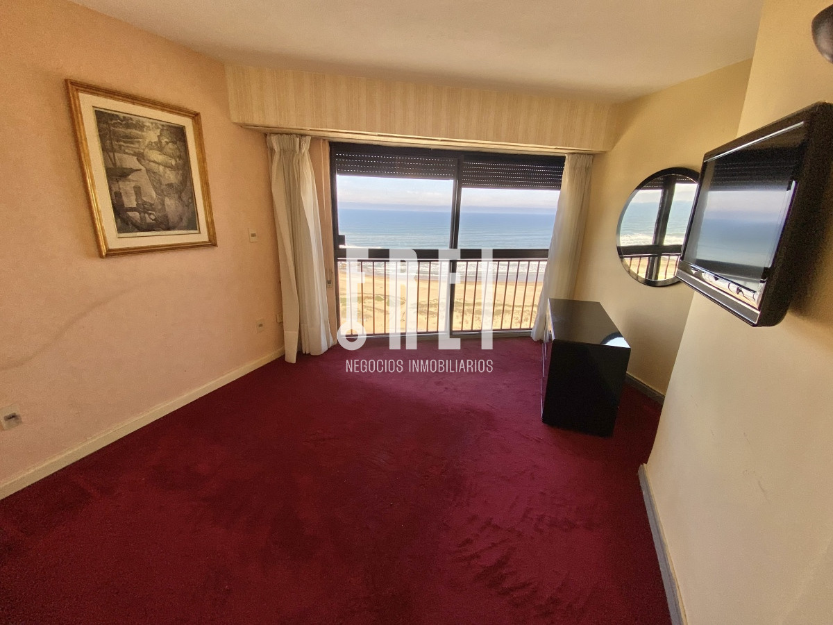 Apartamento ID.143 - VENTA APTO 2 DORMITORIOS + DEPENDENCIA BRAVA PUNTA DEL ESTE