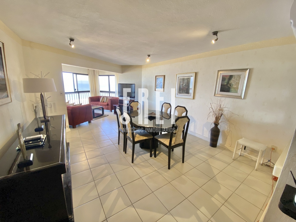 Apartamento ID.143 - VENTA APTO 2 DORMITORIOS + DEPENDENCIA BRAVA PUNTA DEL ESTE