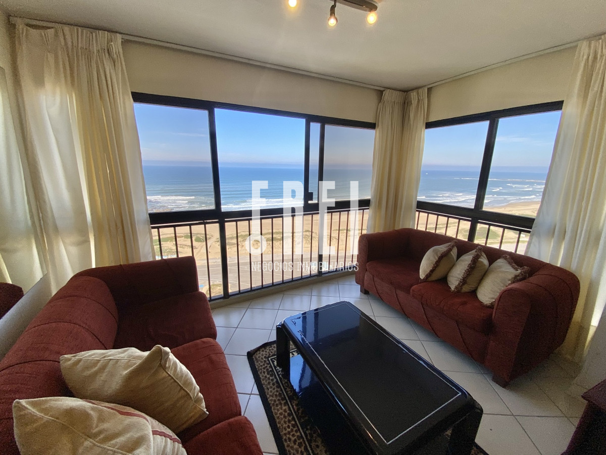 Apartamento ID.143 - VENTA APTO 2 DORMITORIOS + DEPENDENCIA BRAVA PUNTA DEL ESTE
