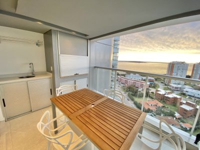 ALQUILER TEMPORAL APARTAMENTO DE 2 DORMITORIOS EN MANSA PUNTA DEL ESTE  - RSP14195A