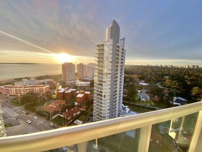 ALQUILER TEMPORAL APARTAMENTO DE 2 DORMITORIOS EN MANSA PUNTA DEL ESTE  - RSP14195A