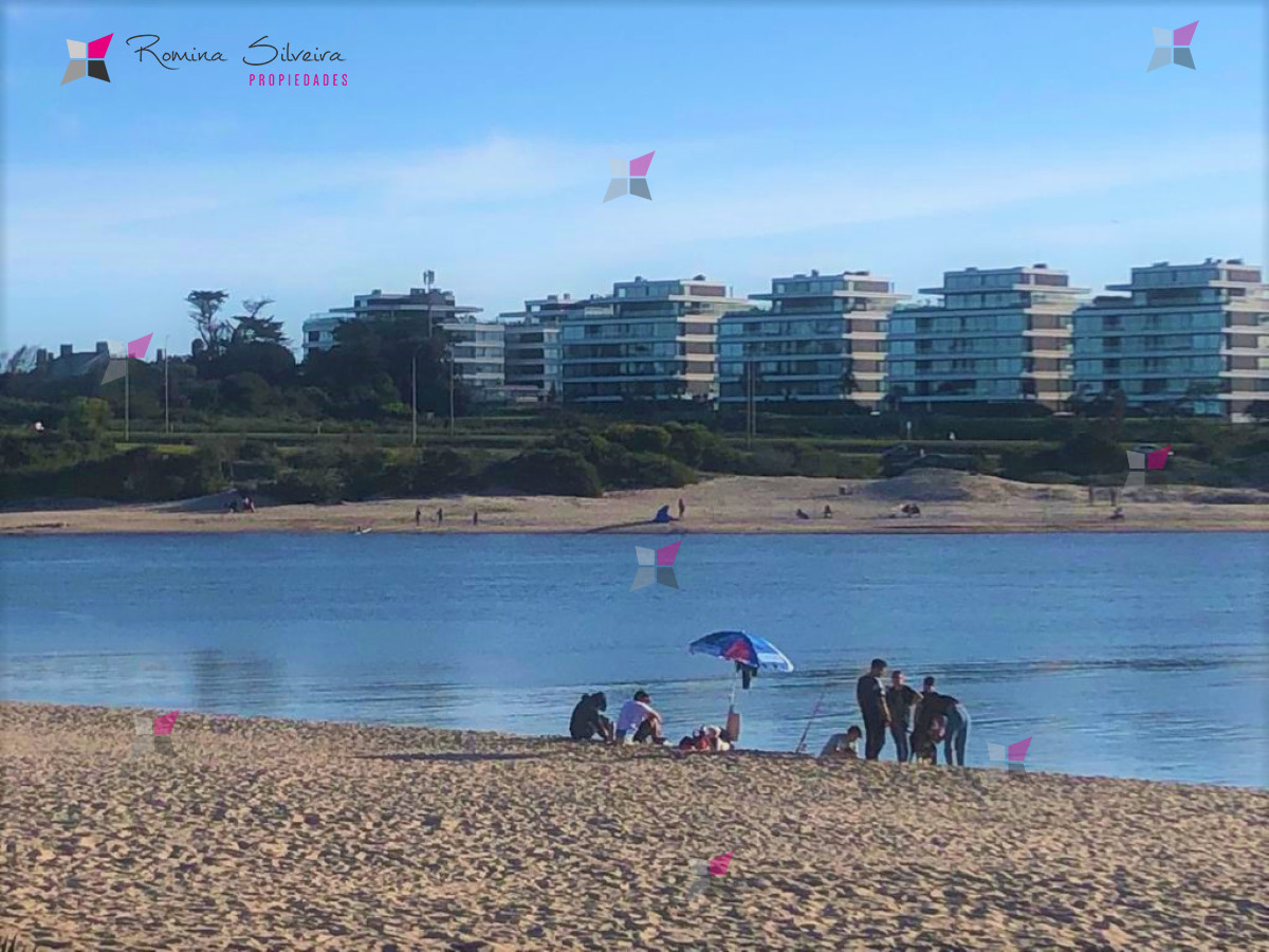 VENTA APARTAMENTO 3 DORMITORIOS EDIFICIO TIBURON TERRAZAS BARRA - RSP13623A