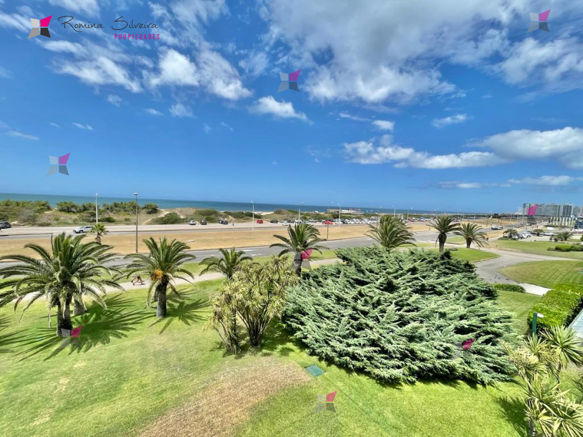 VENTA DE APARTAMENTO DE 2 DORMITORIOS EN BRAVA FRENTE AL MAR  - RSP13140A