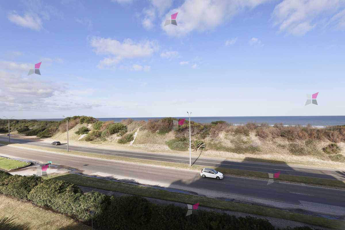 VENTA DE APARTAMENTO 3 DORMITORIOS MAS DEPENDENCIA EDIFICIO MARIGOT  - RSP17121A