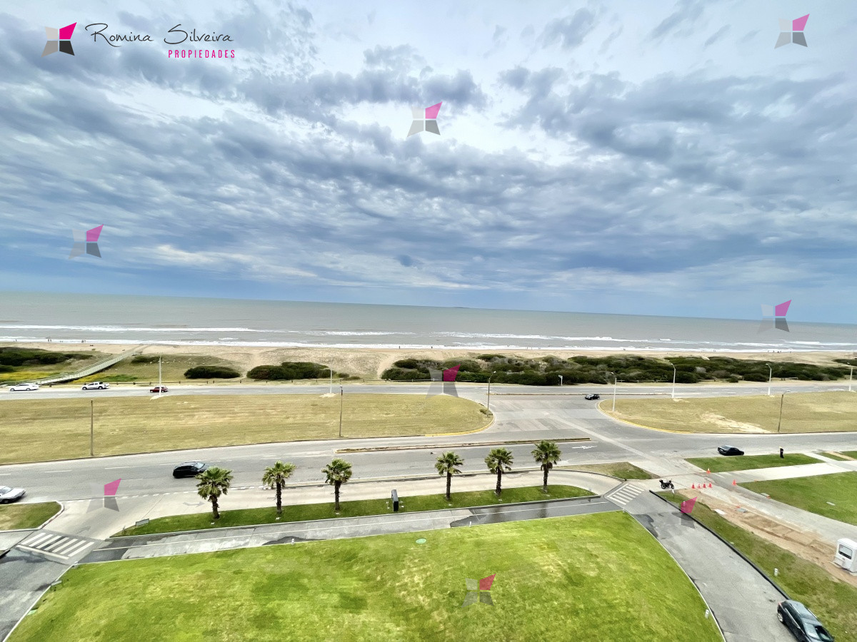 ALQUILER TEMPORAL APARTAMENTO 3 DORMITORIOS Y DEPENDENCIA EDIFICIO TIBURON III - RSP12895A