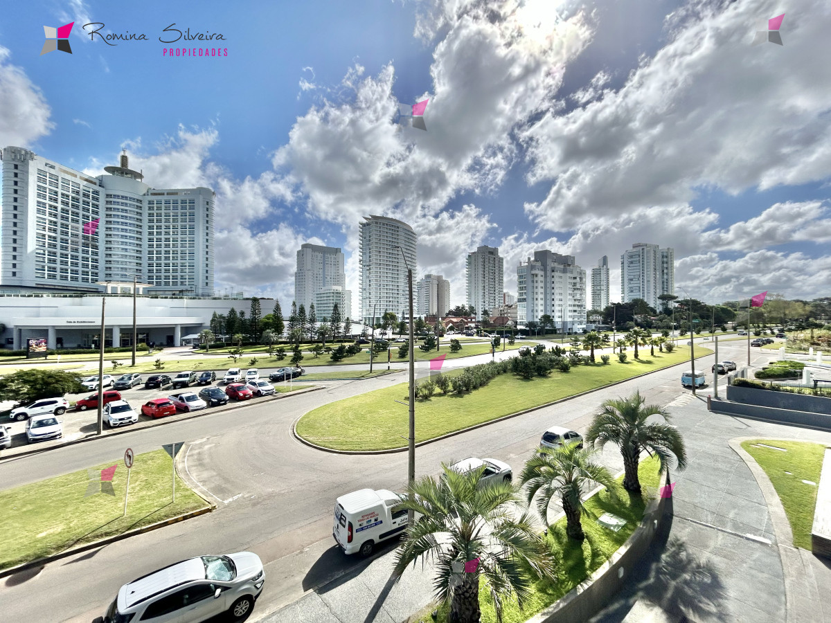 VENTA APARTAMENTO 3 DORMITOROS PLAYA MANSA - RSP16742A