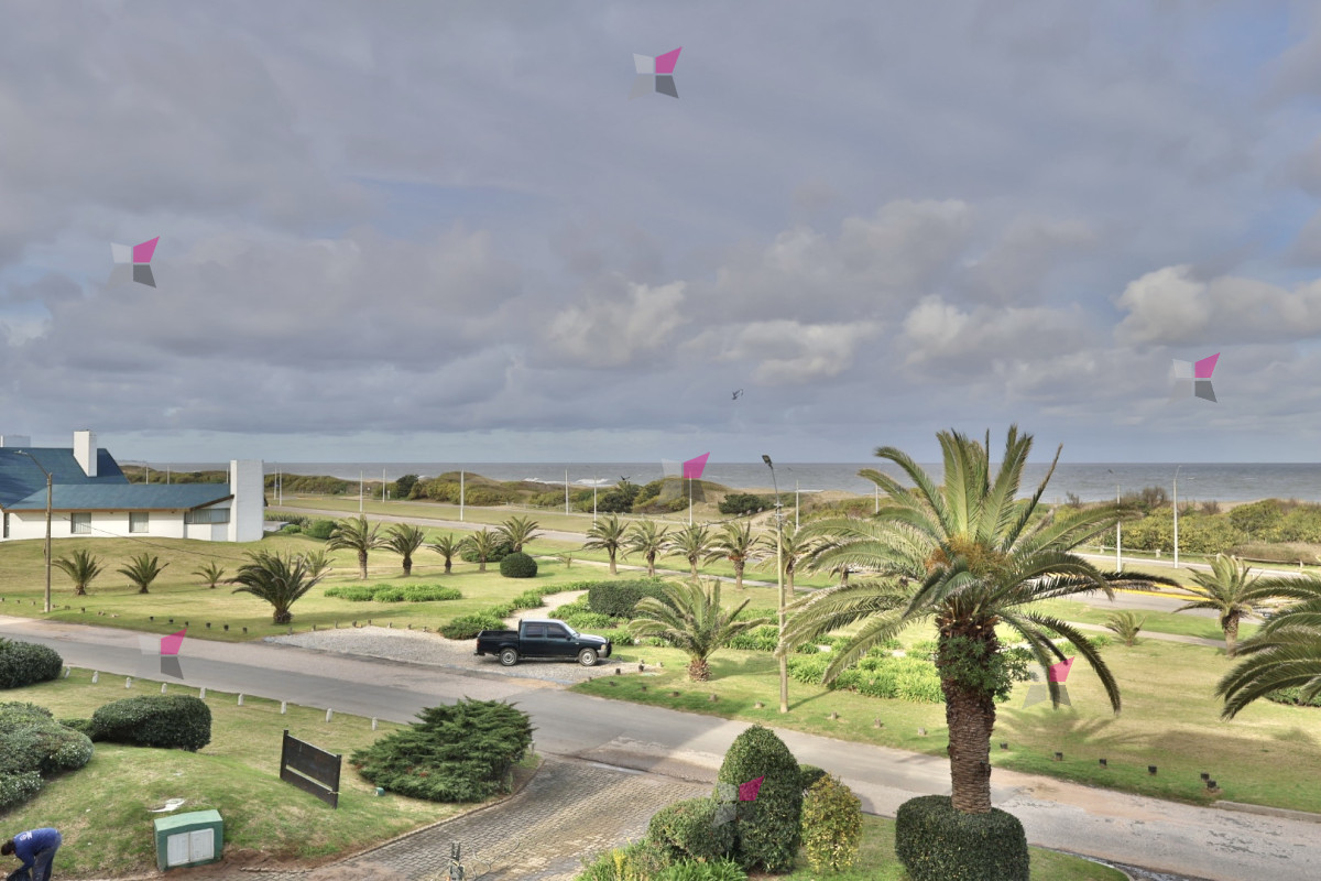 APARTAMENTO EN VENTA 4 DORMITORIOS - PLAYA BRAVA - RSP17380A