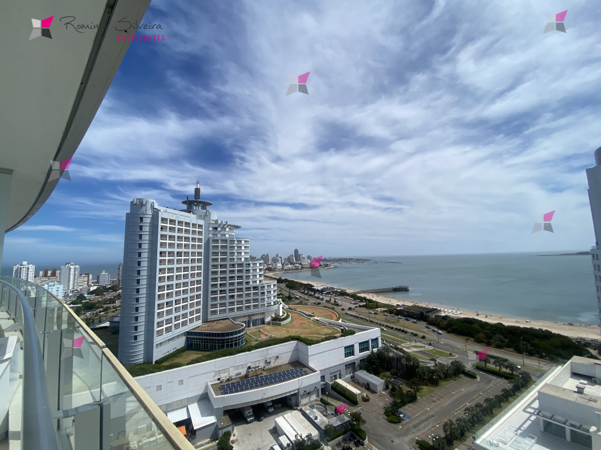 ALQUILER TEMPORARIO  APARTAMENTO DE 2 DORMITORIOS EN SEASONS TOWER PUNTA DEL ESTE - RSP5998A