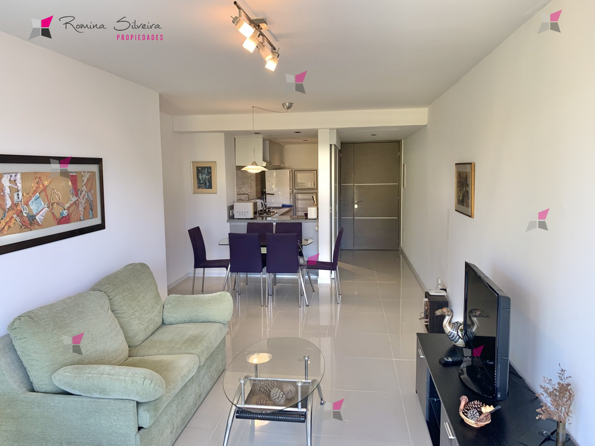 ALQUILER TEMPORAL APARTAMENTO 2 DORMITORIOS EN EDIFICIO BE PUNTA  - RSP9848A