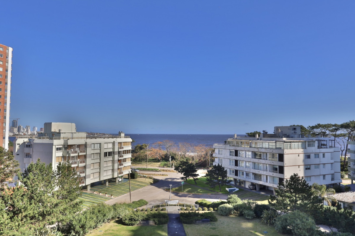 VENTA APARTAMENTO 2 DORMITORIOS EDIFICIO SEAFOREST  - RSP15915A