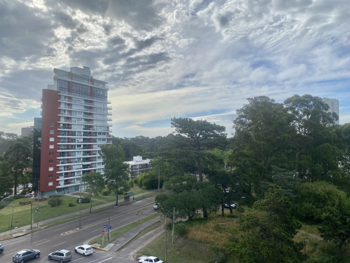 ALQUILER TEMPORAL  APARTAMENTO DE 1 DORMITORIO Y MEDIO- STRADVARIUS PUNTA DEL ESTE - RSP17558A