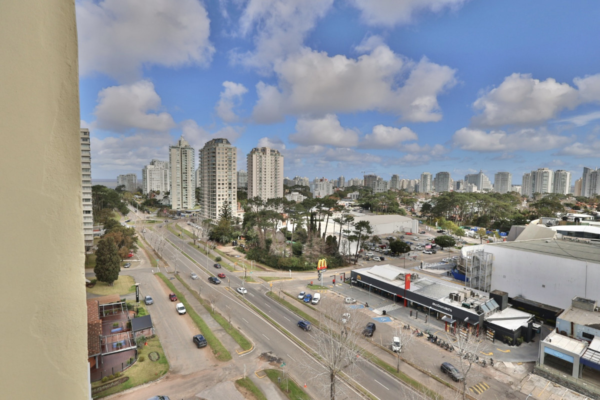 APARTAMENTO EN VENTA 3 DORMITORIOS - FONTAINEBLEAU  - RSP17371A