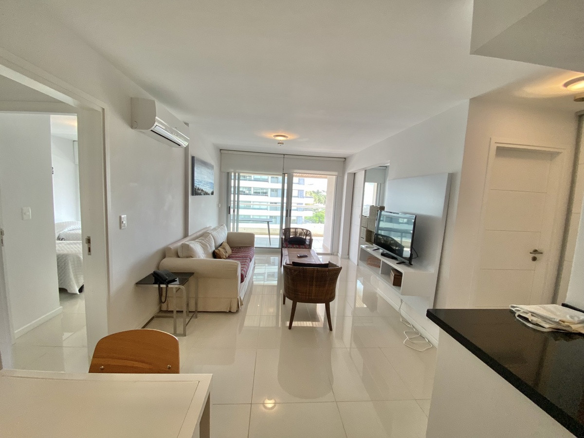 VENTA DE APARTAMENTO DE 2 DORMITORIOS Y MEDIO EN EDIFICIO ICON BRAVA  - RSP11516A
