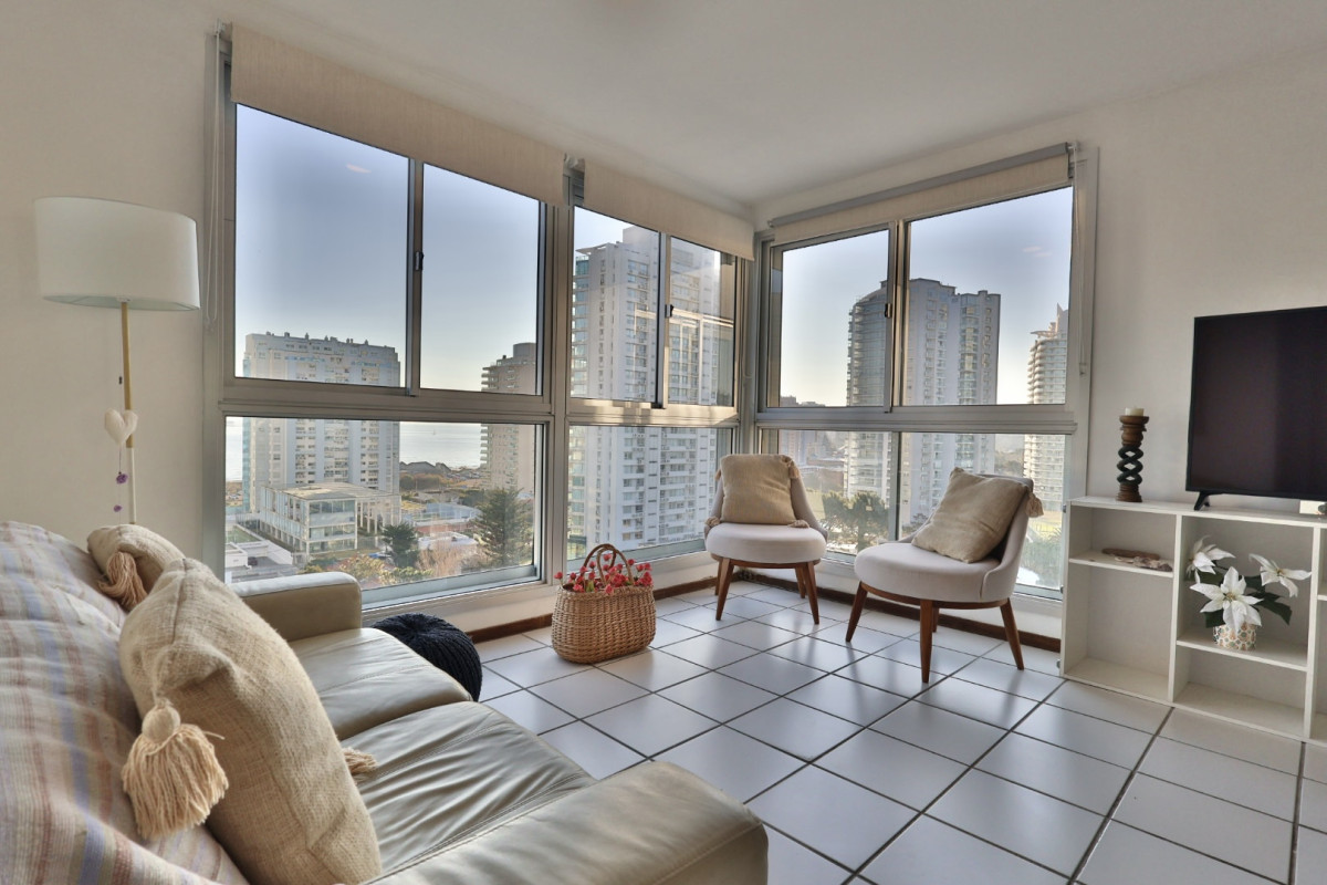 PENT-HOUSE DUPLEX DE 3 DORMITORIOS EN VENTA - PLAYA MANSA - RSP1143A