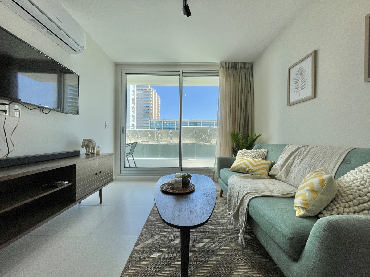 ALQUILER TEMPORARIO DE APARTAMENTO DE 1 DORMITORIO EN MANSA A PASOS DE PLAYA MANSA  - RSP12922A