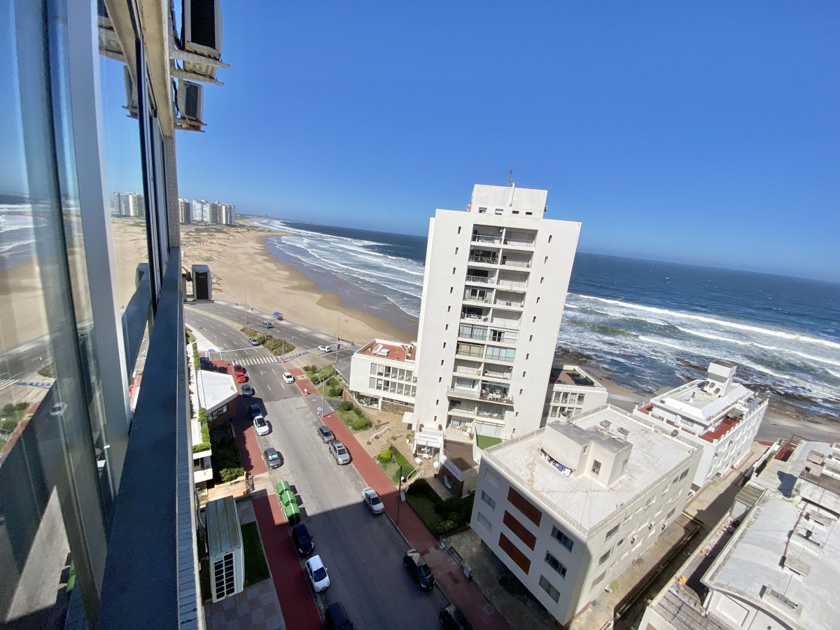 APARTAMENTO EN ALQUILER TEMPORAL 2 DORMITORIOS 2 BAÑOS EN PUNTA DEL ESTE  - RSP14520A
