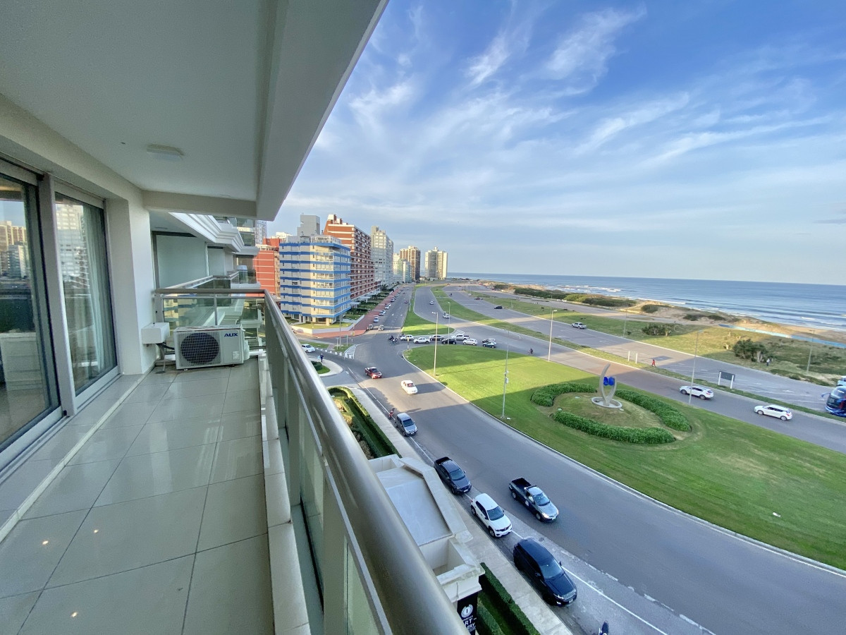 VENTA APARTAMENTO 3 DORMITORIOS EDIFICIO IMPERIALE PUNTA DEL ESTE - RSP8405A