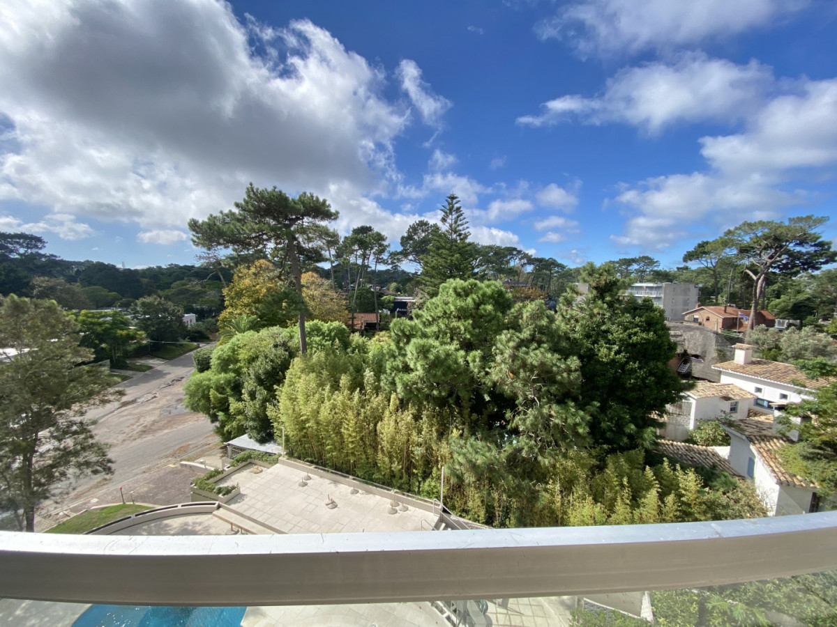 VENTA APARTAMENTO DE 2 DORMITORIOS EN EDIFICIO DORMAR PUNTA DEL ESTE - RSP18400A