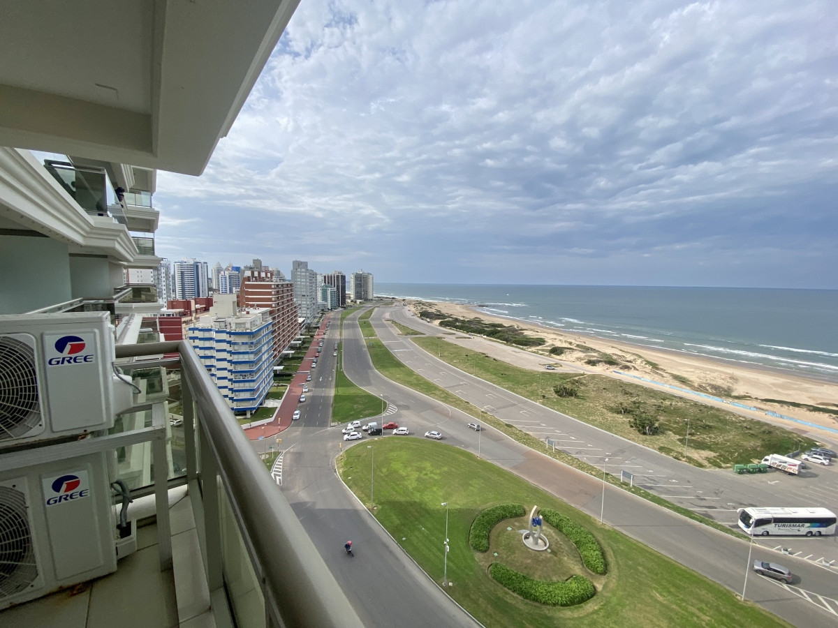VENTA APARTAMENTO 3 DORMITORIOS Y DEPENDENCIA - IMPERIALE I - RSP8365A