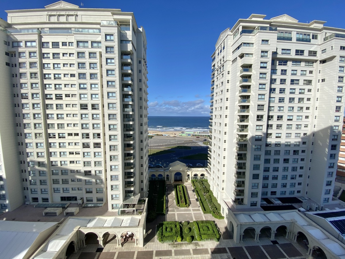 VENTA APARTAMENTO 3 DORMITORIOS EDIFICIO IMPERIALE III - RSP6921A