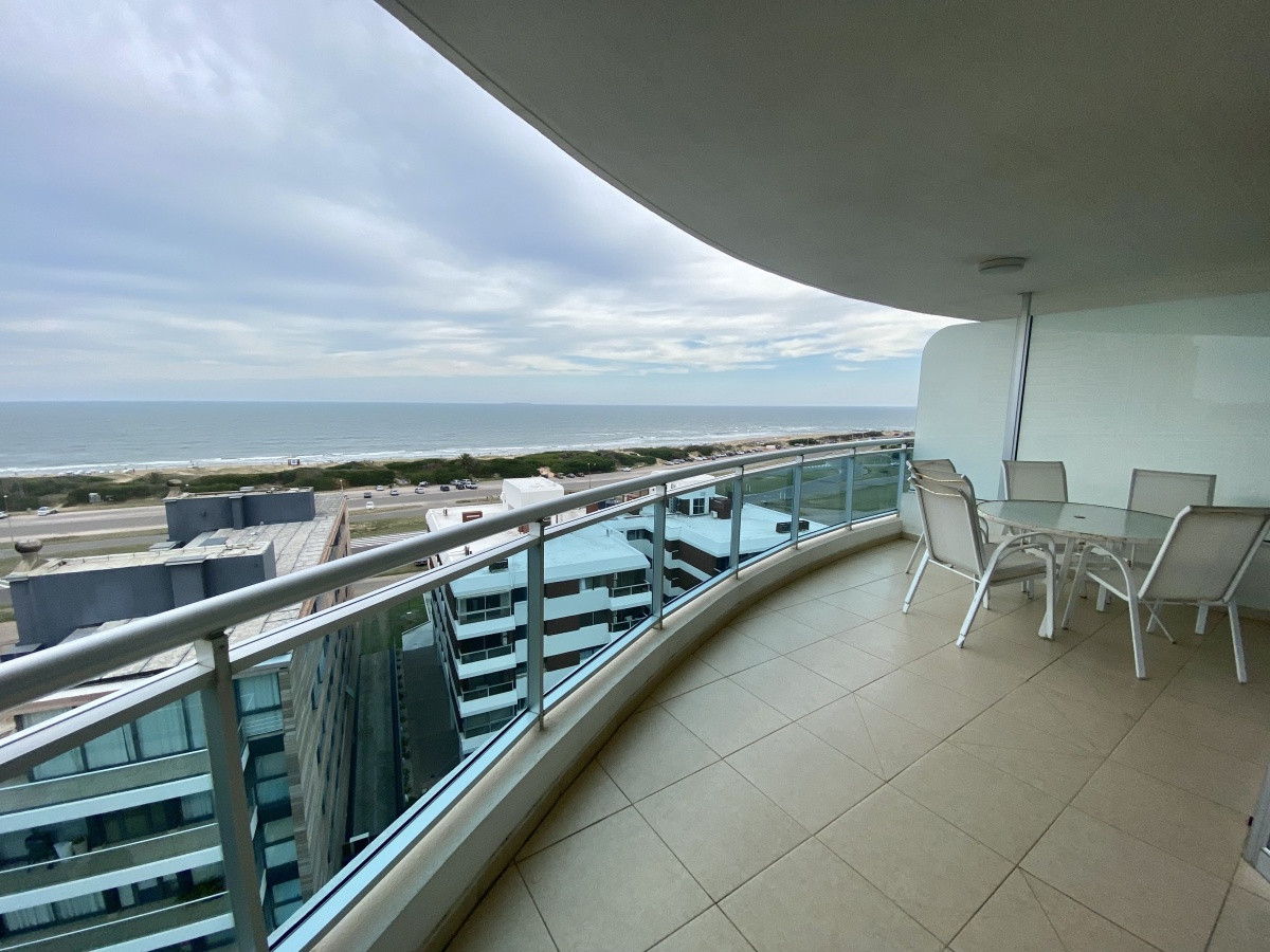 VENTA APARTAMENTO 3 DORMITORIOS + DEPENDENCIA - SOL Y LUNA - RSP13546A