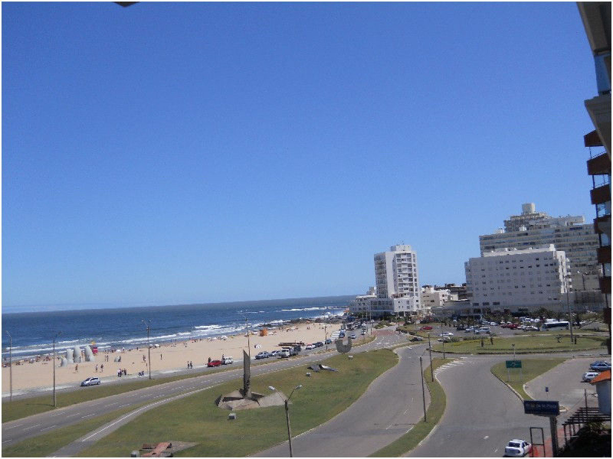 VENTA APARTAMENTO 3 DORMITORIOS EDIFICIO IMPERIALE PUNTA DEL ESTE - RSP6578A