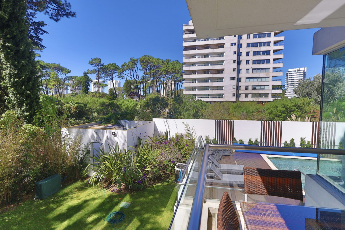 APARTAMENTO EN VENTA 2 DORMITORIOS EN BE PUNTA  - RSP18149A