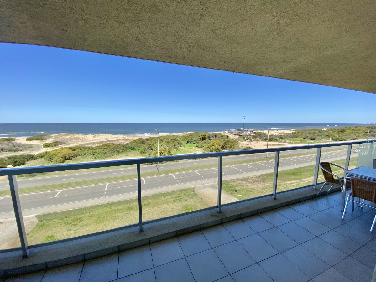 ALQUILER TEMPORARIO DE APARTAMENTO 3 DORMITORIO EN EDIFICIO BLUE MARINE PUNTA DEL ESTE  - RSP10551A